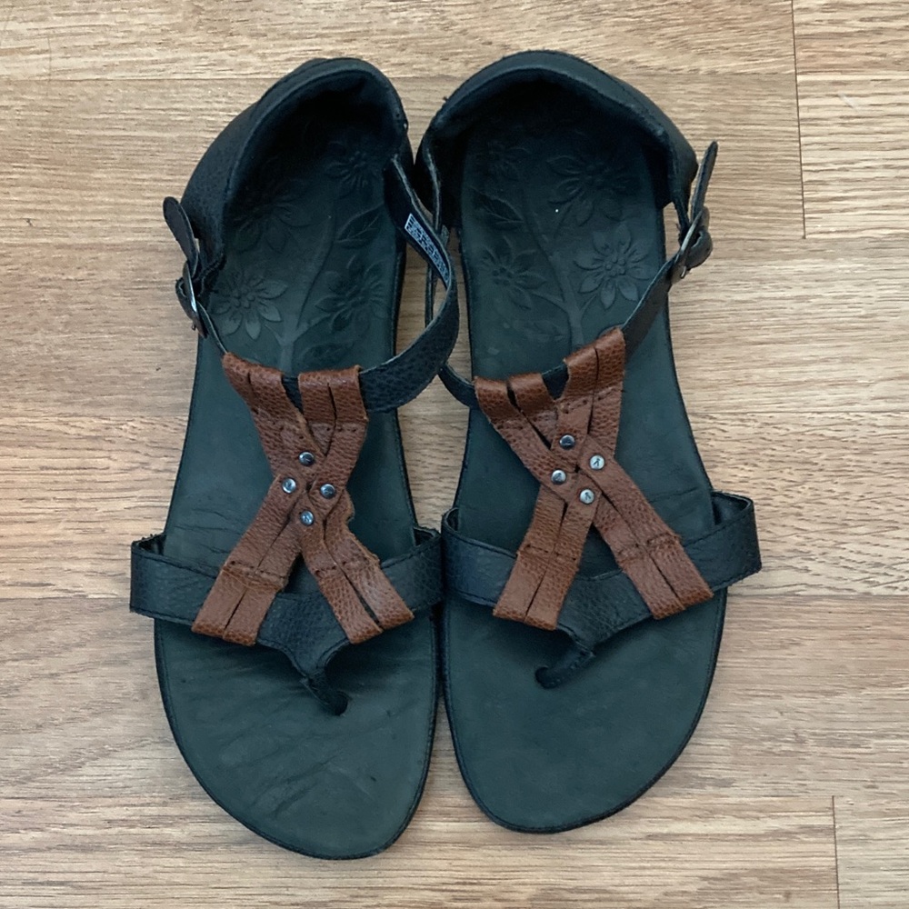 Keen Black Sandals Sz 8 - Picture 2 of 9